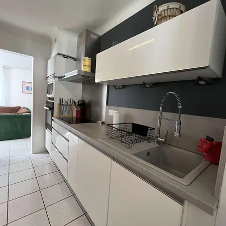 Le Beau - Elégant Et Spacieux- Proche Aéroport