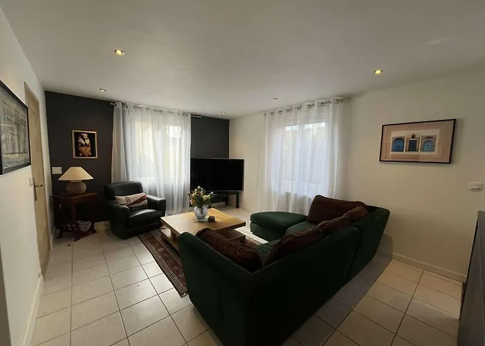 Le Beau Sejour - Elegant Et Spacieux- Proche Aeroport Apartment *